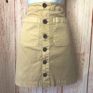 Kenzie cargo buttoned pencil skirt size 6 khaki/beige